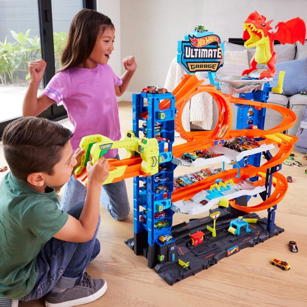 Hot Wheels City Ultimate Garage Playset + 2 Cars - Multi-Level, Suitable for Ages 5+