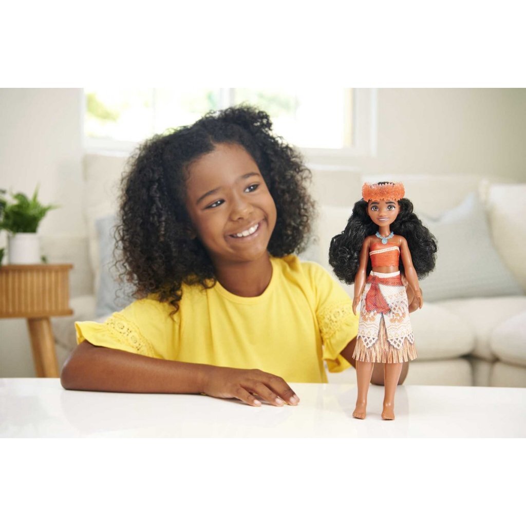 Disney Princess Vaiana Doll with Accessories for Kids Aged 3 and Up