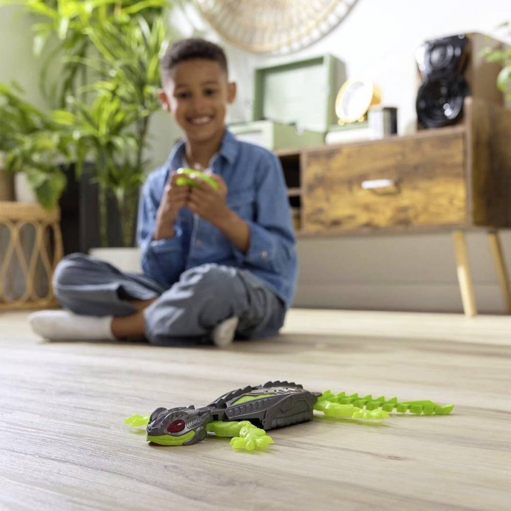 HexBots RC Wall Crawler Gecko