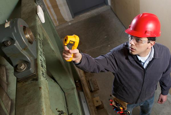 Fluke 62 MAX Outdoor Infrared Thermometer - Yellow - Model 4130474