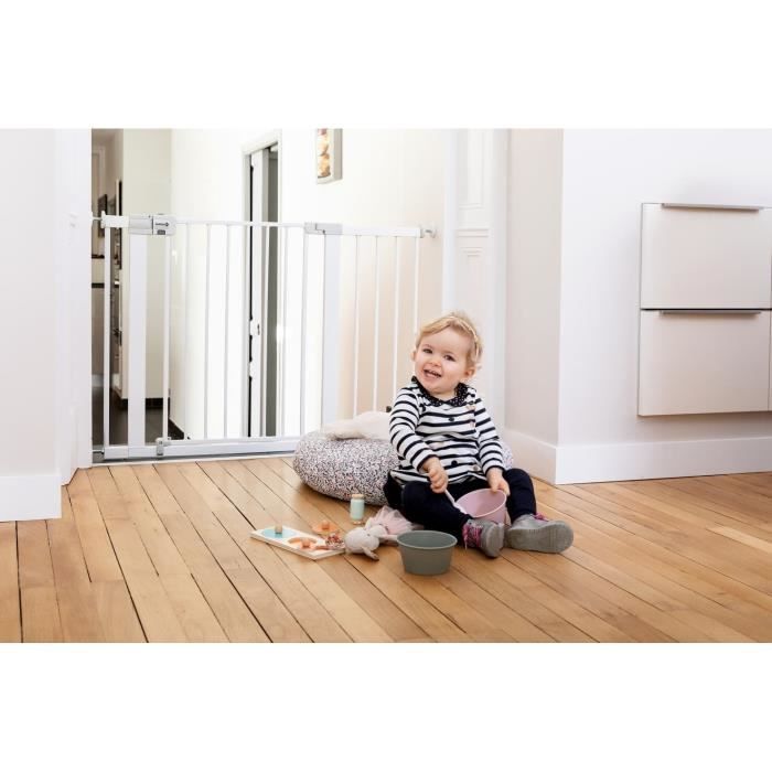 SAFETY 1ST Easy Close Child Safety Gate - Metal - 73 to 80 cm - Pressure-mounted - White