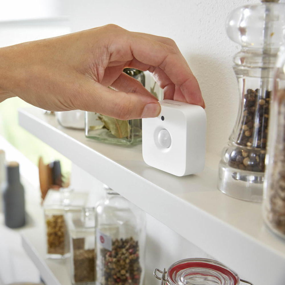 Philips Hue Bewegungsmelder - Bewegungssensor - white - Kunststoff - Philips by Signify - Freistehend - IP42 (929003067501)