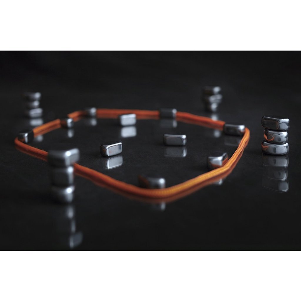 Geronimo Games Kluster - Fun Magnetic Game for 1 to 4 Players