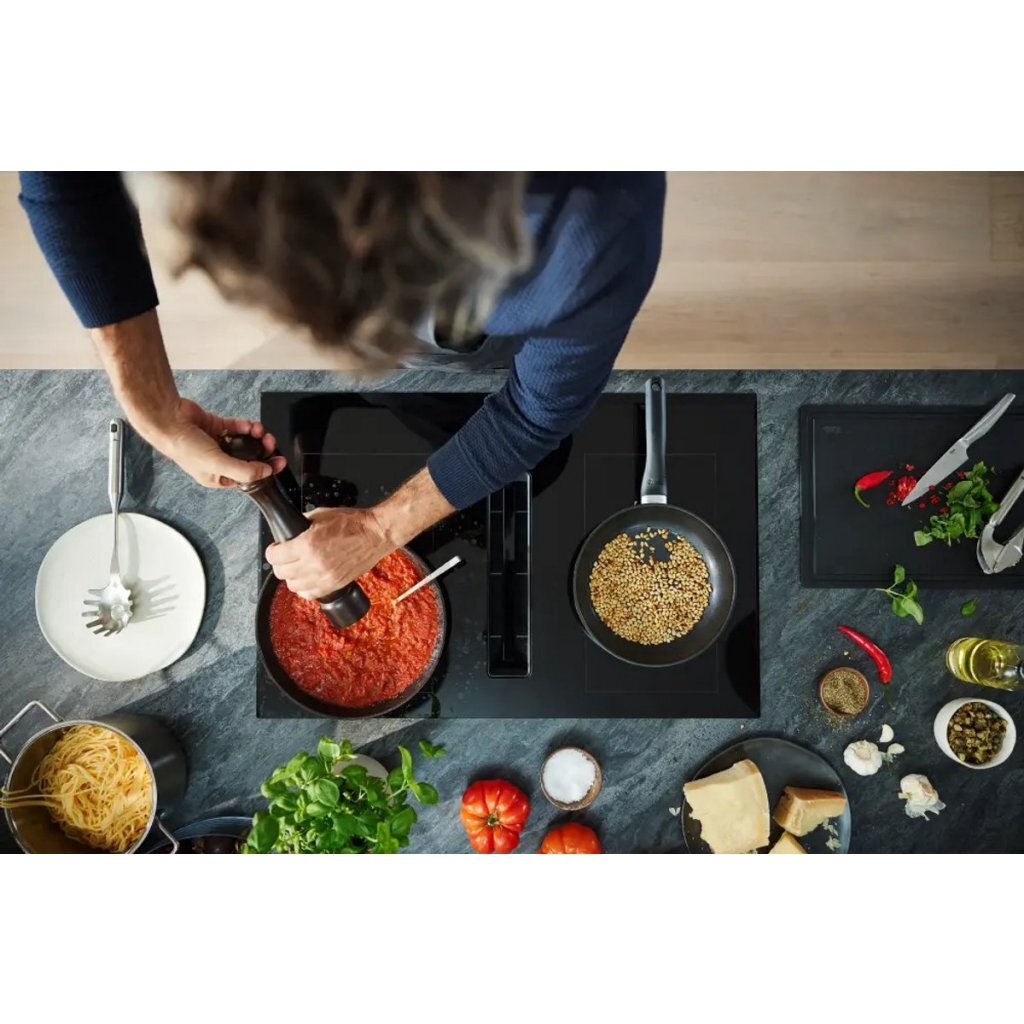 Fissler Essential Frying Pan 20 cm Black - PFAS-free, Ceramic Non-Stick - Electric, Gas, Induction