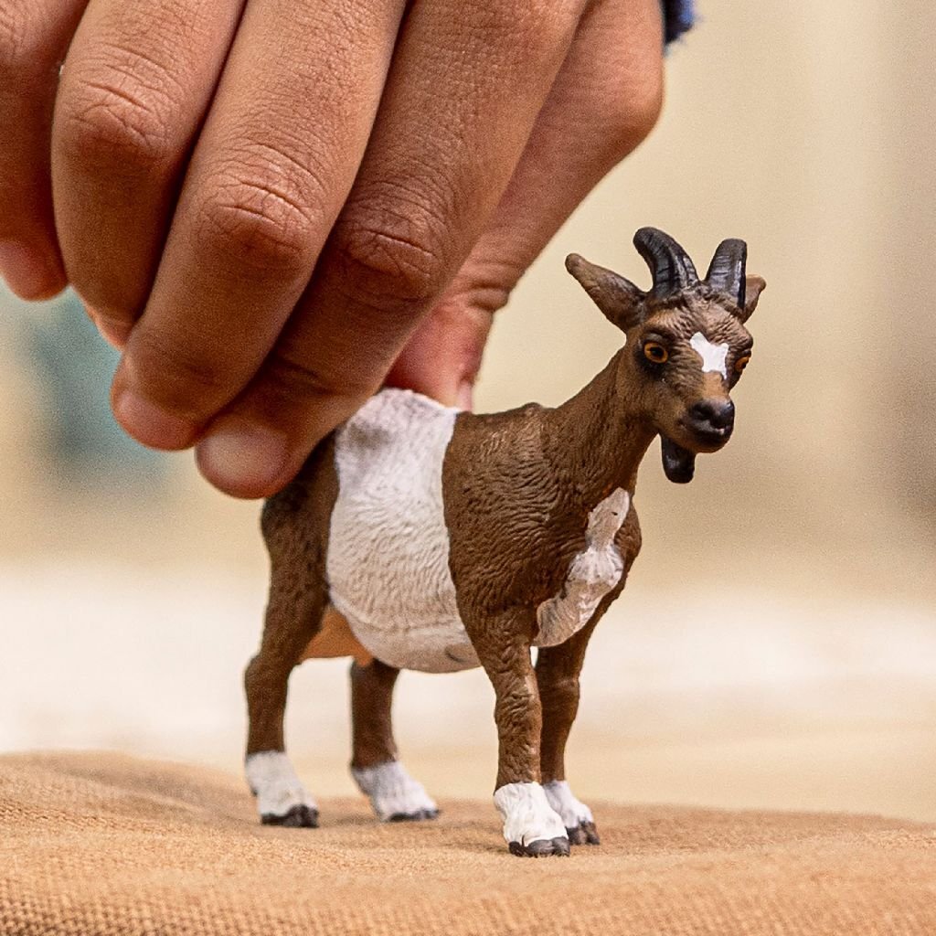 Schleich Farm World Goat Figurine - Realistic Farm Animal Toy