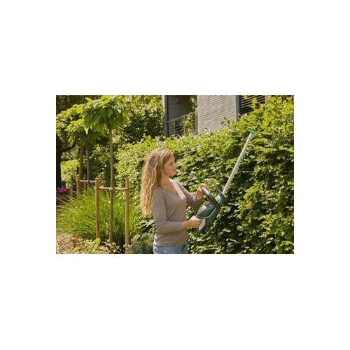 Gardena ComfortCut 50/18V Ready-To-Use Set - Heckenschere - schnurlos 2 Ah - 50cm - Zahnteilung: 20 mm - 3 kg (14730-20) - 4078500054249 - image 1