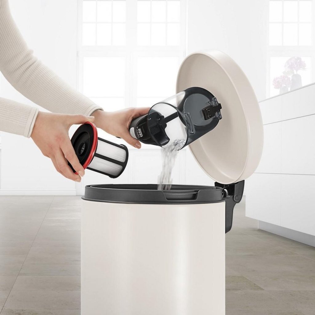 Bosch BCS61113 Unlimited 6 Stick Vacuum Cleaner White/Black - 30 min Runtime - Bagless