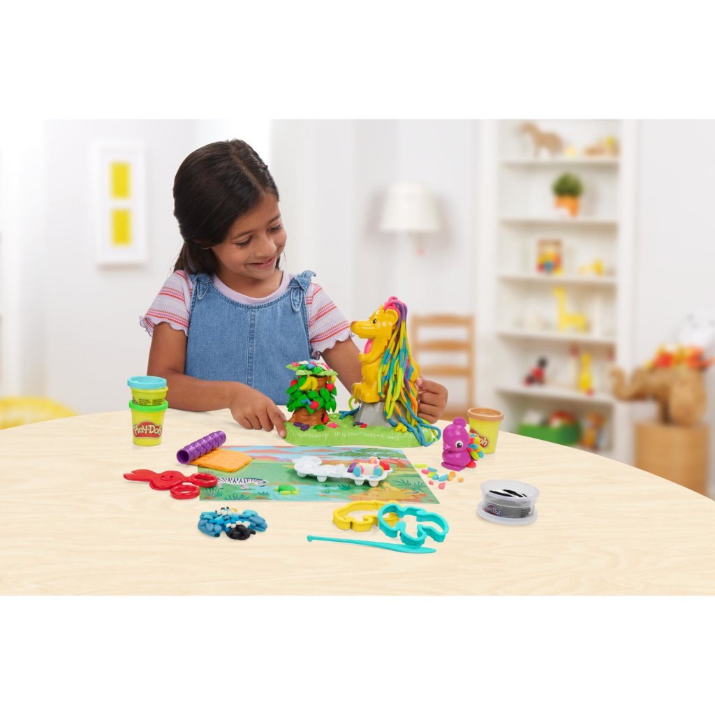 Play-Doh Lion Playset - Craft Set with 11 Pots of Clay - Suitable for Ages 3+