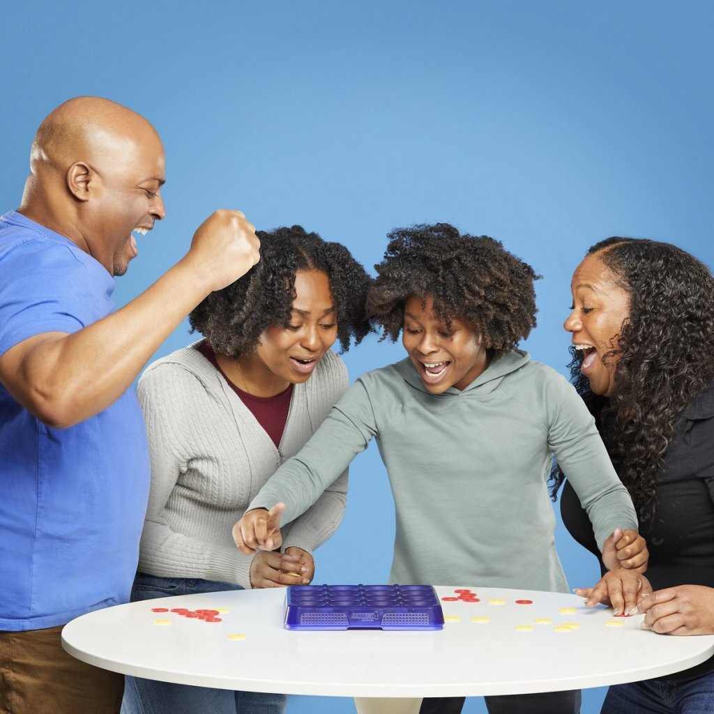 Hasbro Gaming Connect Four Chaos - Fast-Paced Board Game for Kids