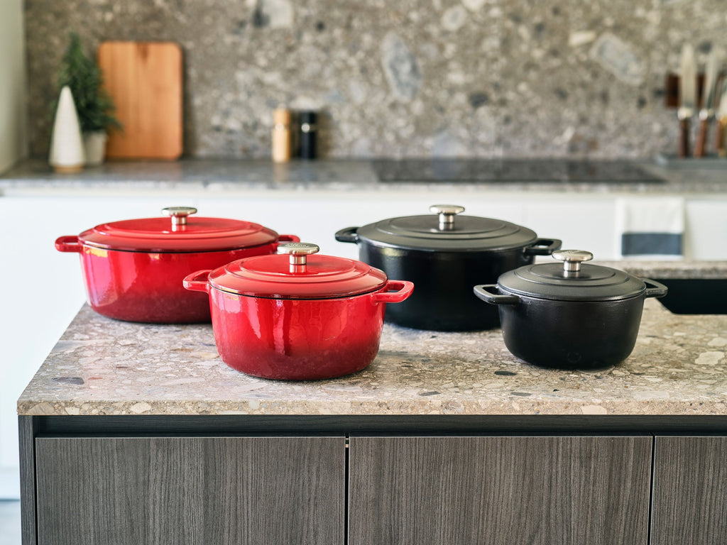 Cocotte avec couvercle - COSY & TRENDY - FONTESTIC - Fonte émaillée- Ø24 cm - 4,6 L - Tous feux dont induction - Noir afbeelding 2