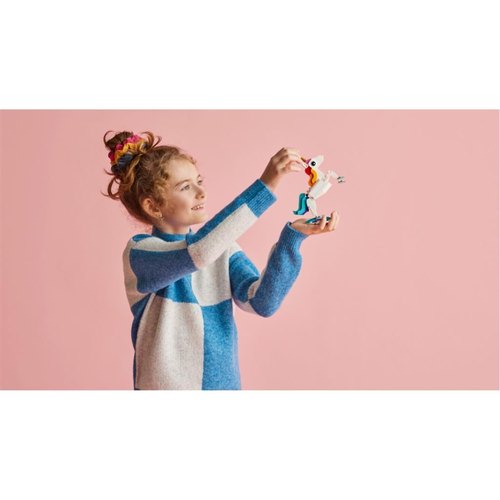 Lego Creator 3-in-1 Magical Unicorn 31140
