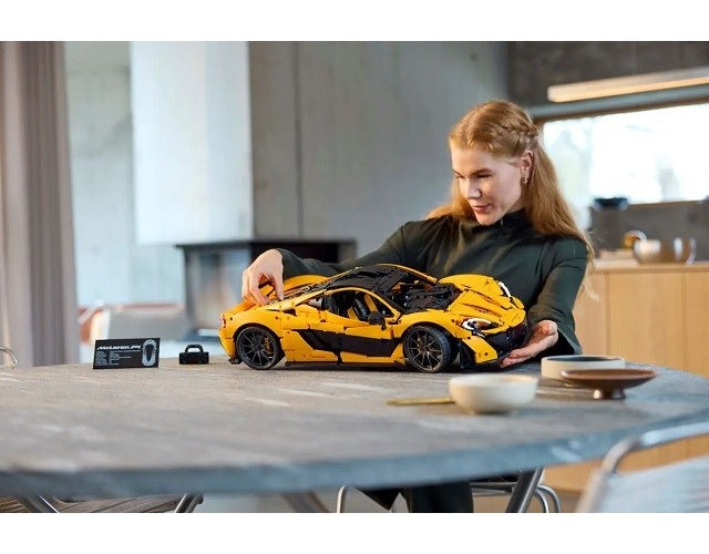 LEGO TECHNIC 42172 McLaren P1 afbeelding 3
