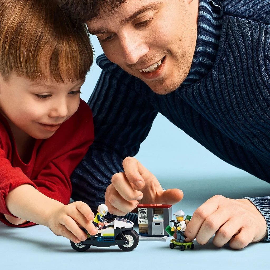 Lego City Police Motorcycle Chase 60455 - Building Set for Ages 4+