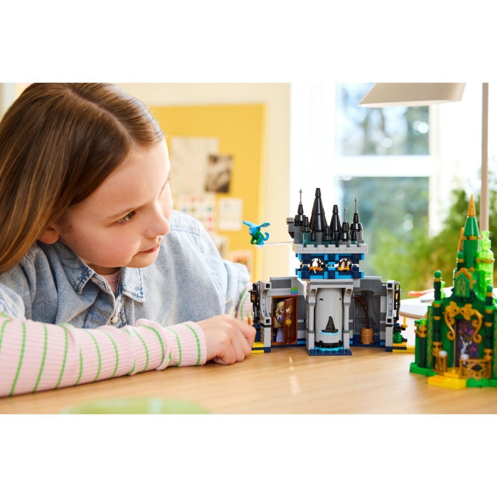 Lego Wicked 75689 Emerald City and Kiamo Ko Castle Building Set