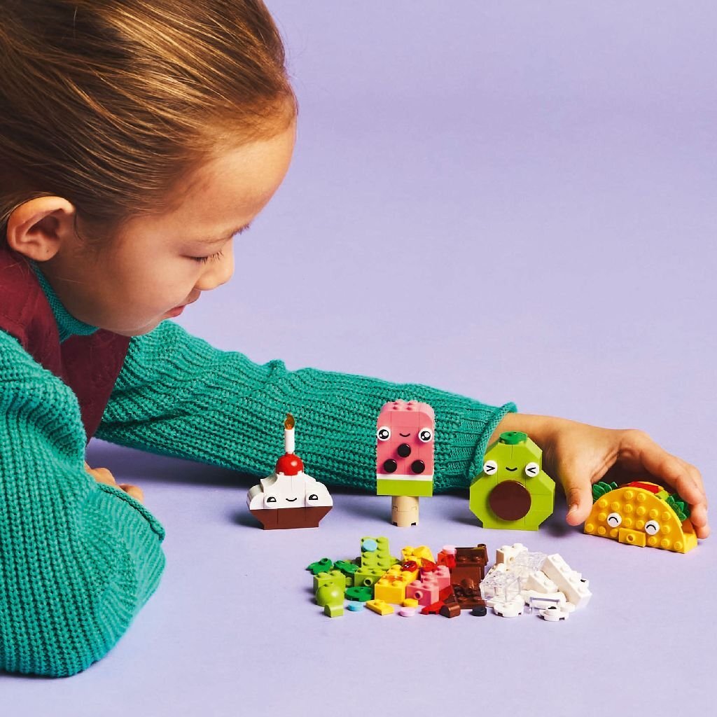 Lego Classic Creative Foodie Friends 11039