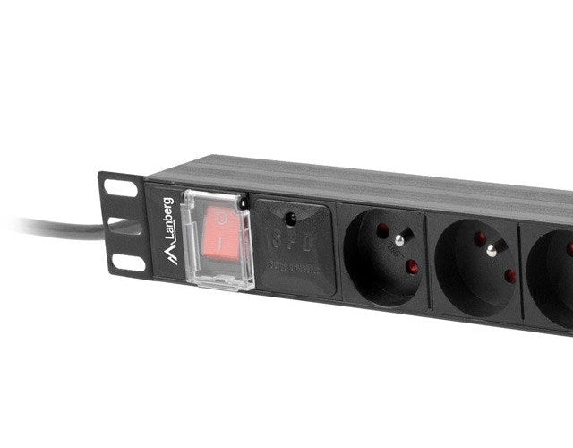 Lanberg PDU-08E-0200-BK Stromverteilereinheit (PDU) 8 AC-Ausgänge 1U Schwarz (PDU-08E-0200-BK) - 5901969429732 - image 4