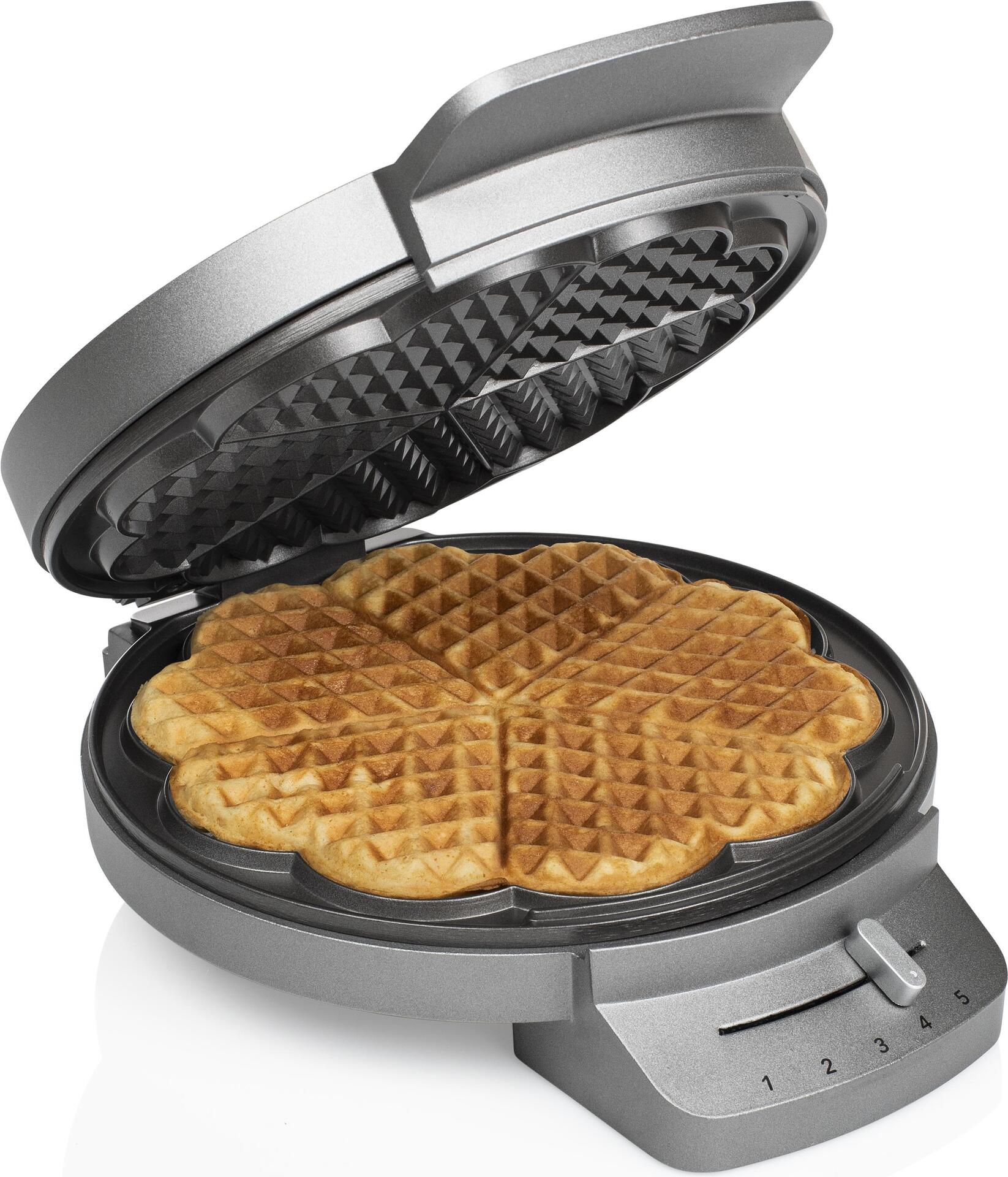 Princess Waffle Iron DeLuxe 1200W for Large and Heart-Shaped Waffles