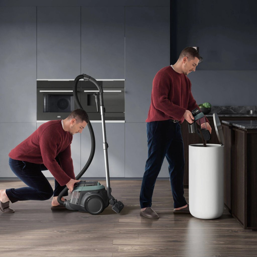 AEG CLEAN 6000 Vacuum Cleaner 700W Black/Oceangreen AL61C2OG