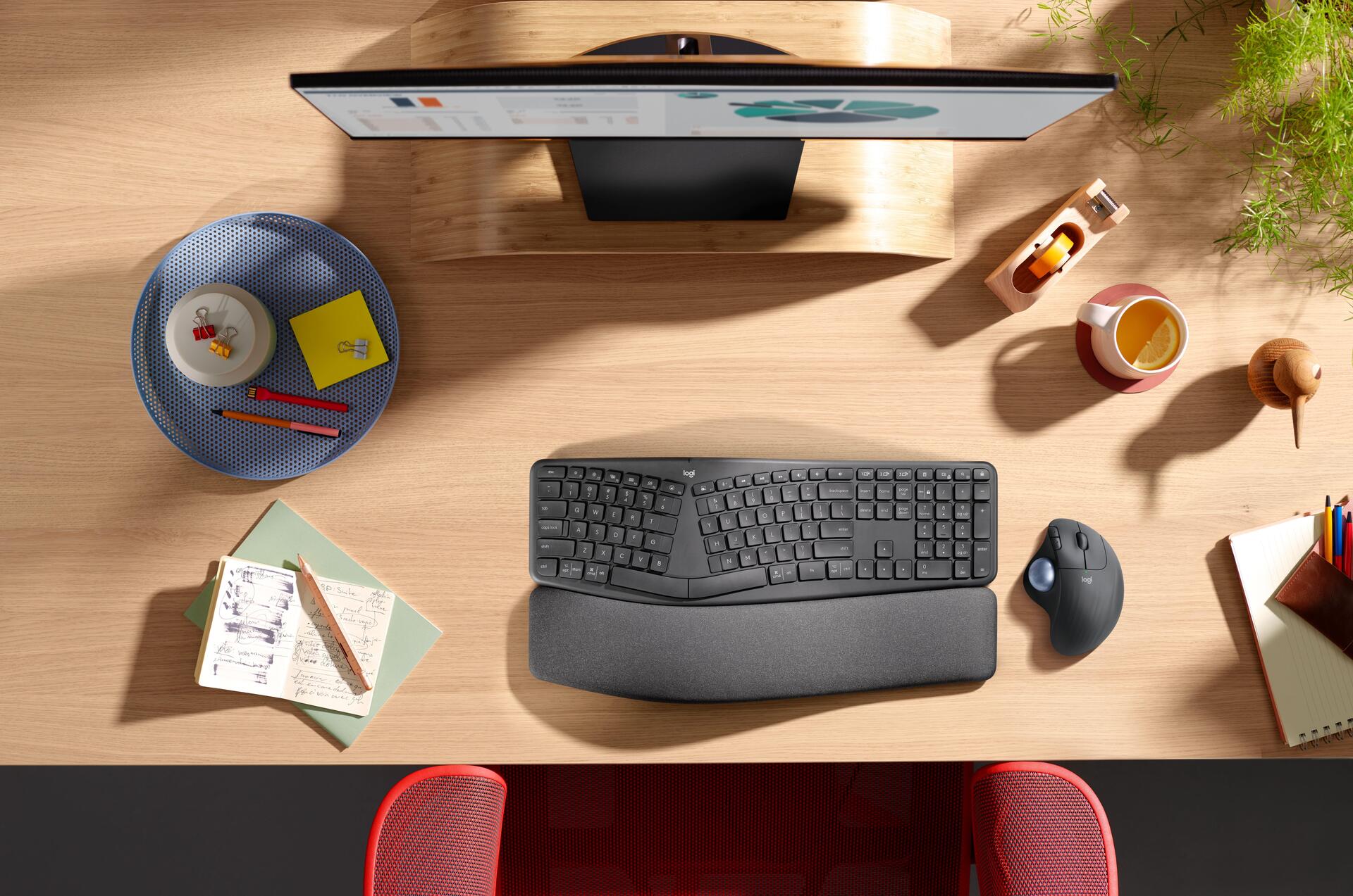 Logitech M575 Wireless Trackball Mouse - Ergonomic Shape for Comfort