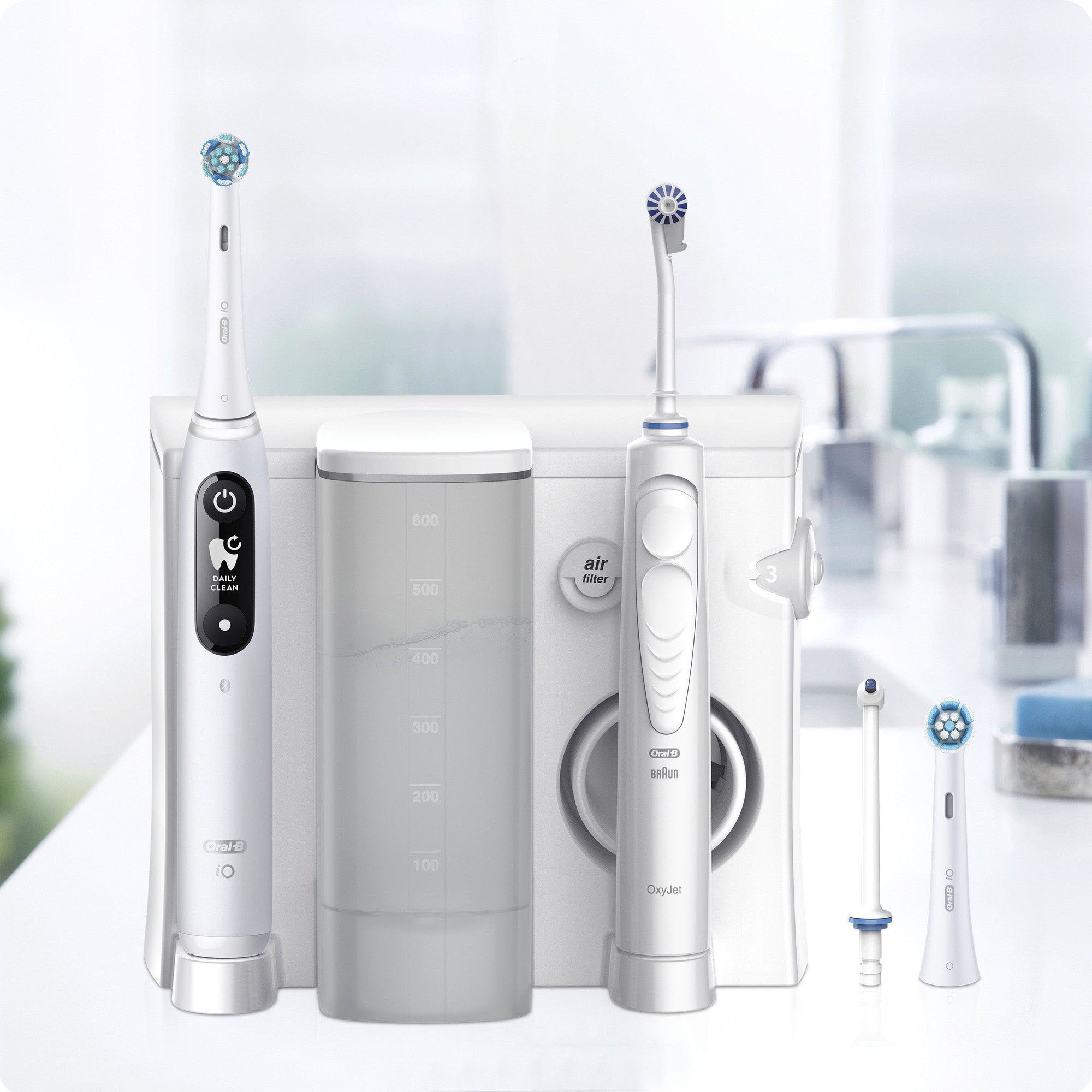 Oral-B iO6 & OxyJet Rotating-Vibrating Toothbrush - Daily Care - Gum Care - White