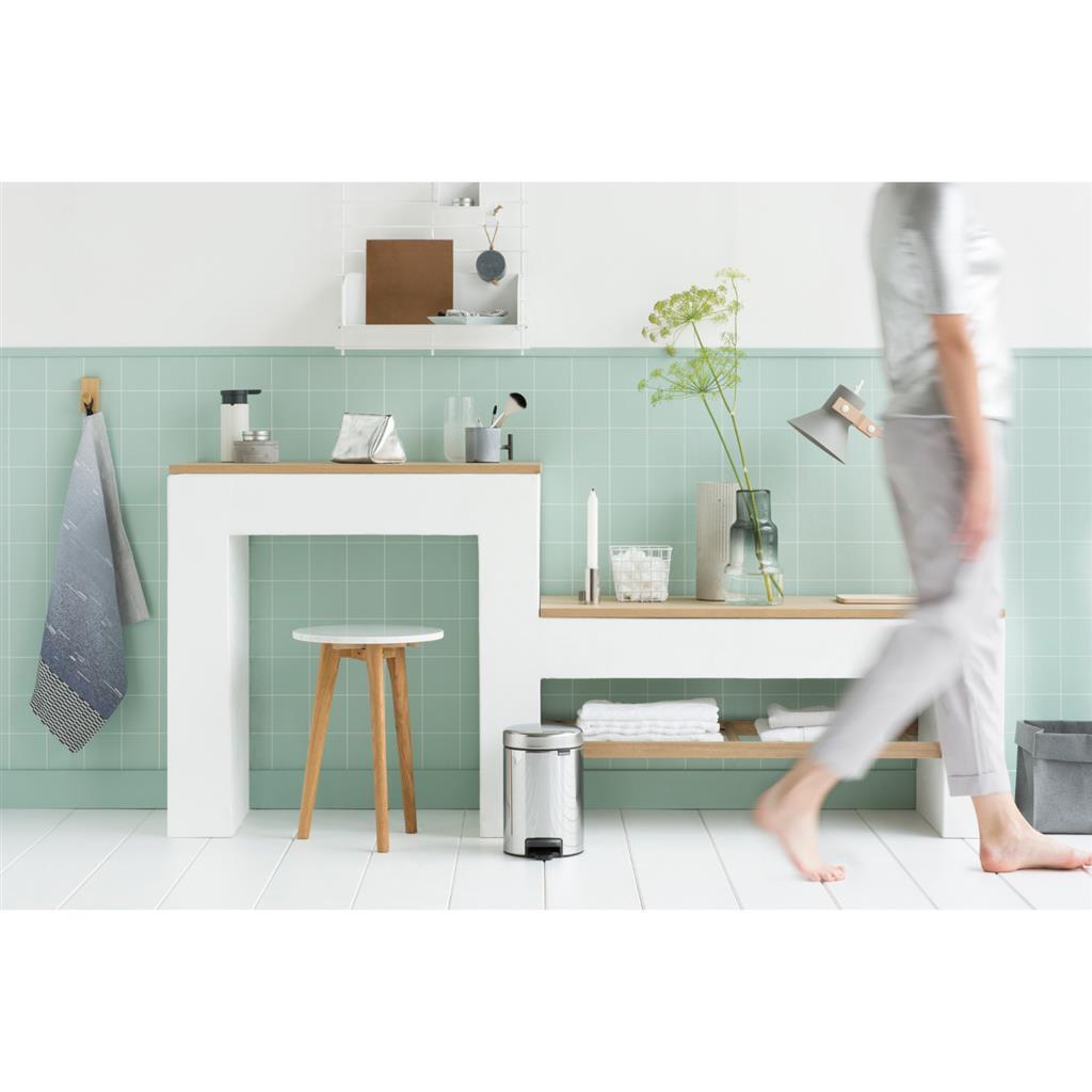 Brabantia Newicon Pedal Bin 3 L Brilliant Steel - Odor-Proof - Soft-Close Lid