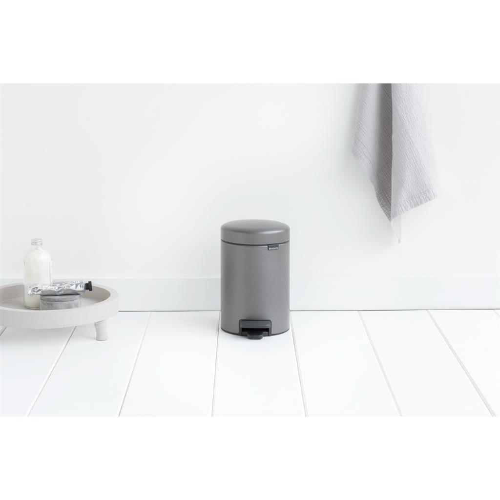 Brabantia Newicon Pedal Bin 3 L Platinum - Odor-Proof - Soft-Close Lid