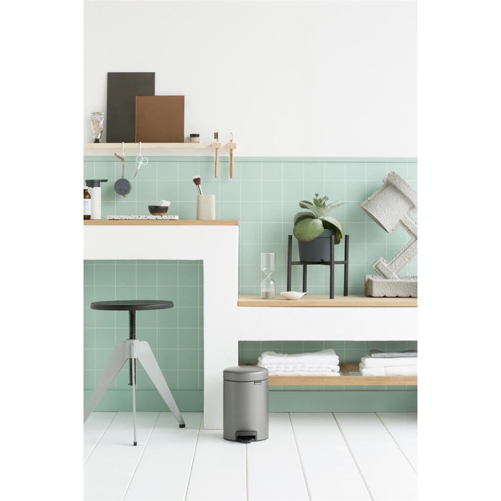 Brabantia Newicon Pedal Bin 3 L Platinum - Odor-Proof - Soft-Close Lid