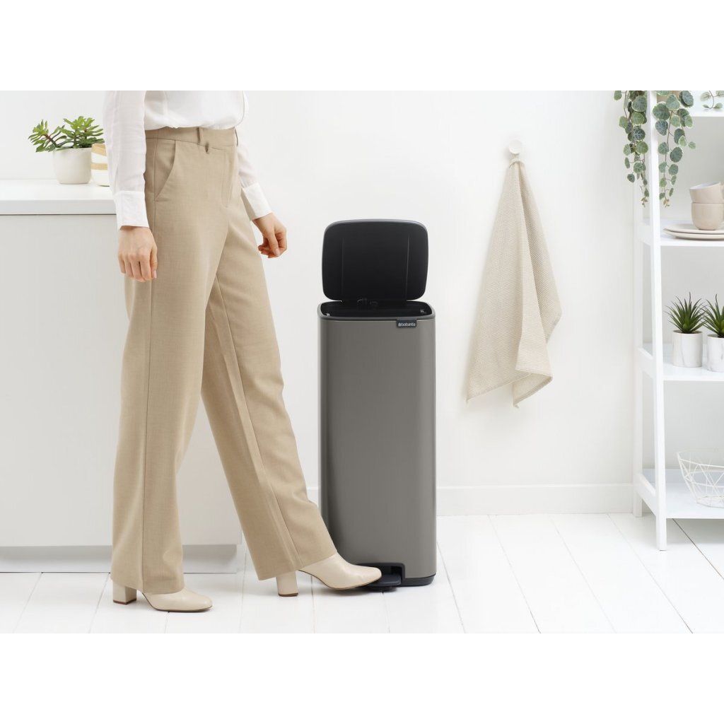 Brabantia Bo Pedal Bin 30 L Platinum