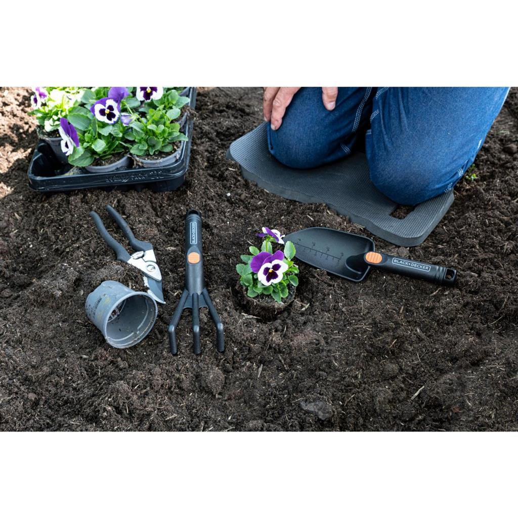 Black&Decker Garden Tool Set 4-Piece with Shovel, Pruning Shears, Fork, Knee Pads