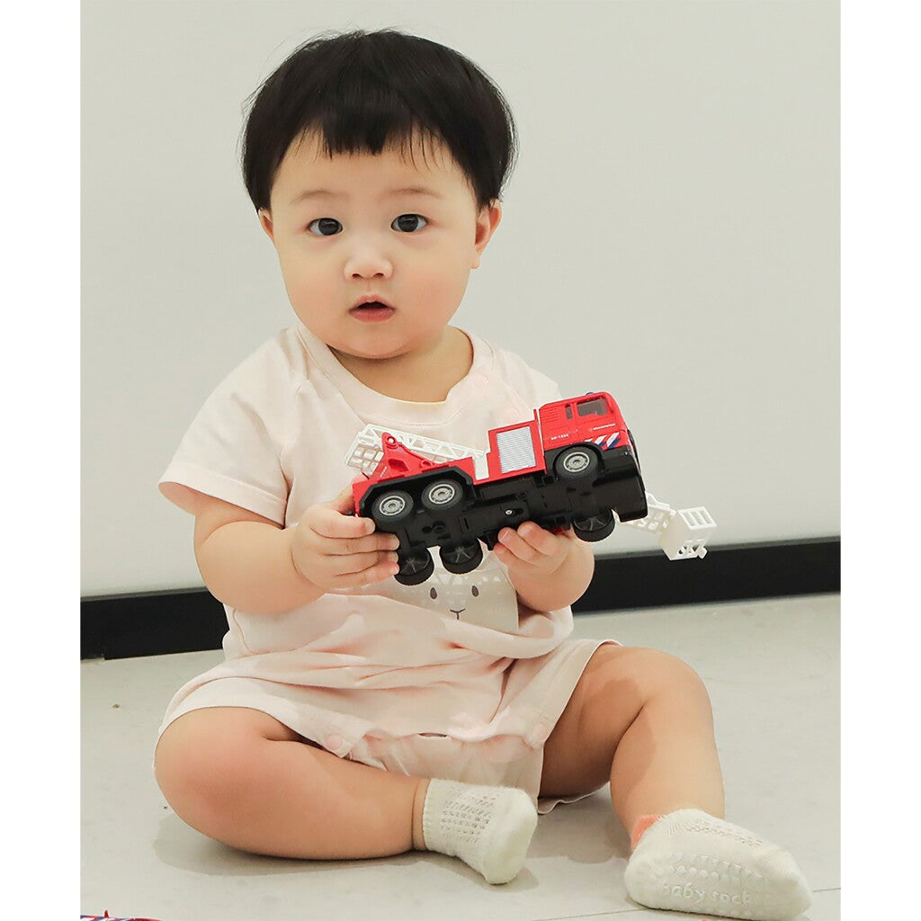 112 Fire Truck 1:32 - Die-Cast with Light and Sound