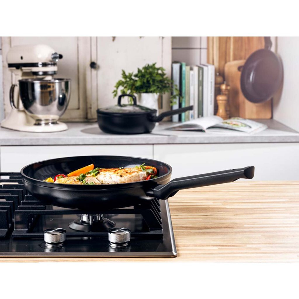 BK Easy Induction Frying Pan 20 cm Black