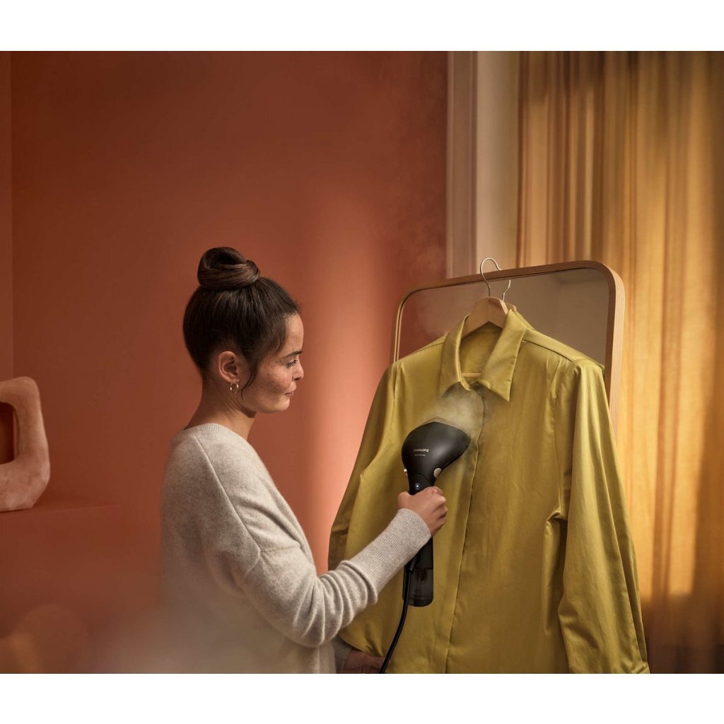 Philips Garment Steamer STH7060/80 Black/Gold