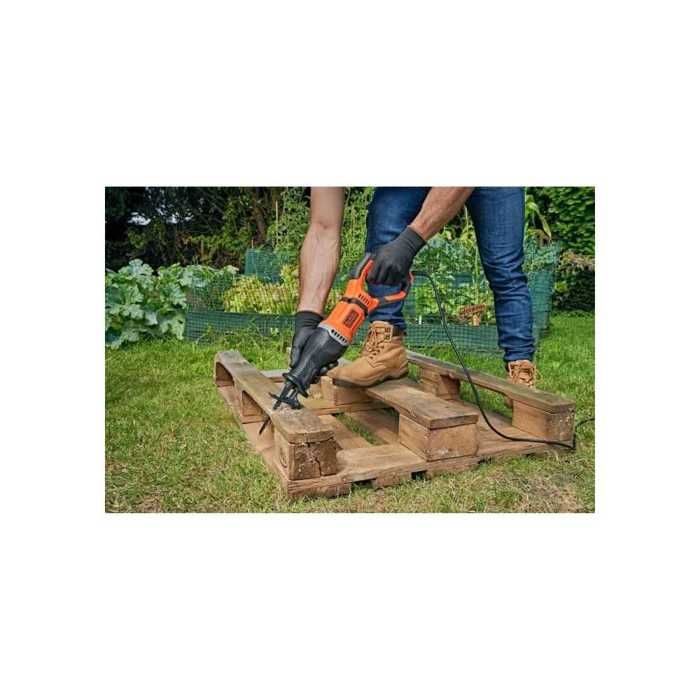 BLACK+DECKER Cordless Power Saw - BES301K-QS - 750W - Variable Speed