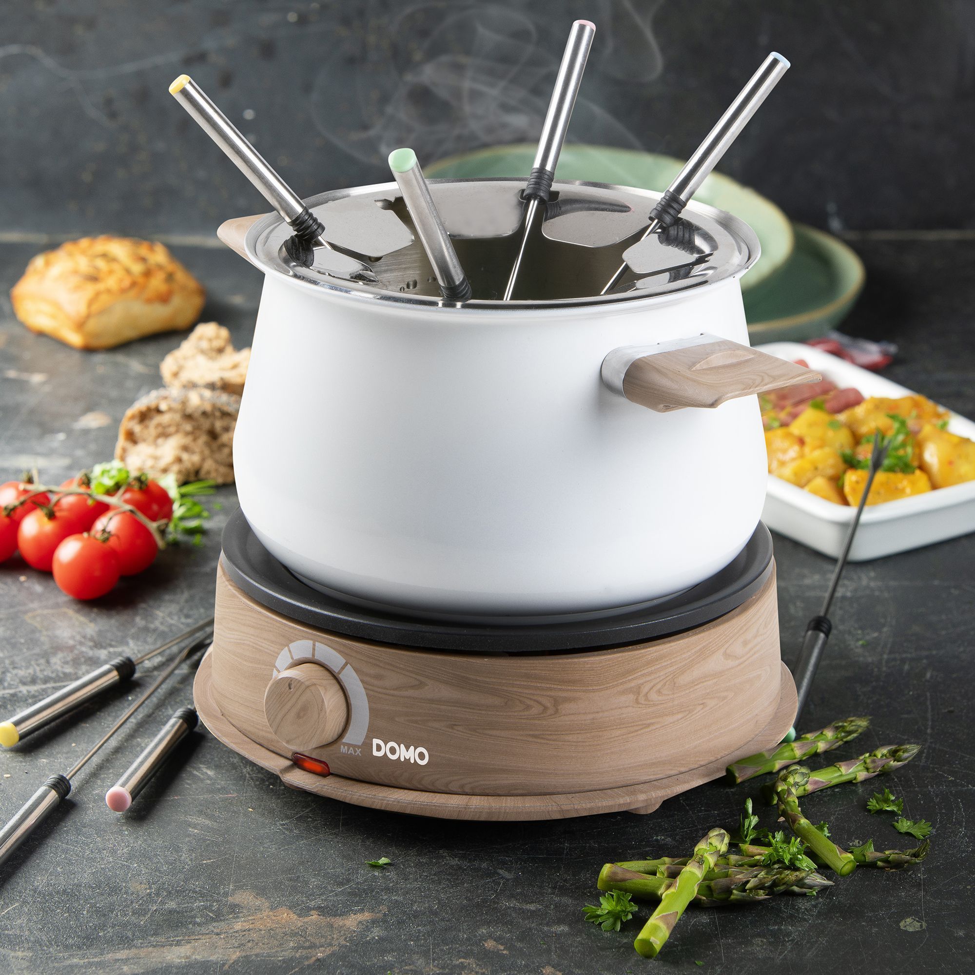 DOMO DO736F Fondue Set - 1500W - 2 L - Serves 8 - White/Wood