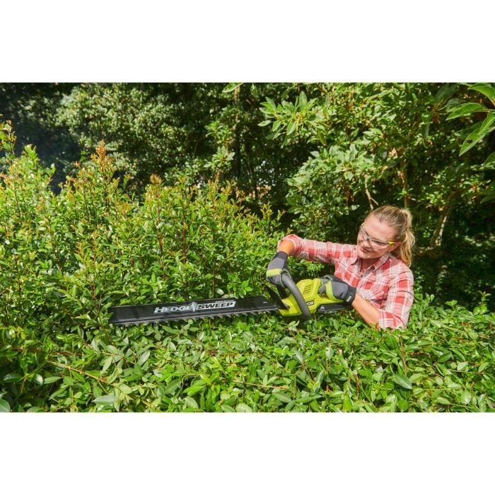 RYOBI 36V Hedge Trimmer - 60 cm Blades - 26 mm Blade Spacing - 1 x 36V 2.0Ah Battery & Charger