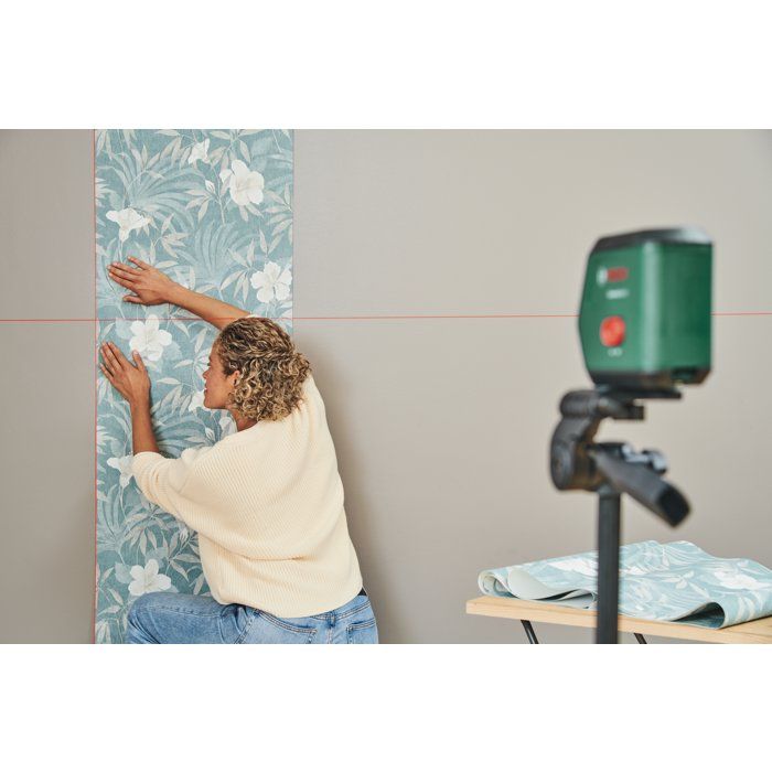 BOSCH Universal Level Laser - Includes Carrying Case and Batteries