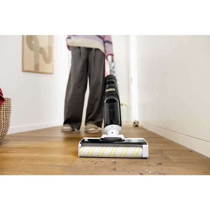 Karcher FCV 4 Dry Cordless Vacuum Cleaner and Washer - 200 m² - Wet and Dry - Drying Station Included