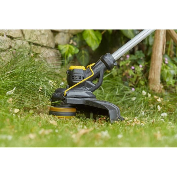 Stanley Fatmax Cordless Grass Trimmer - 18V - 33 cm Cutting Width - Includes 4Ah Battery & Charger SFMCST933M1-QW