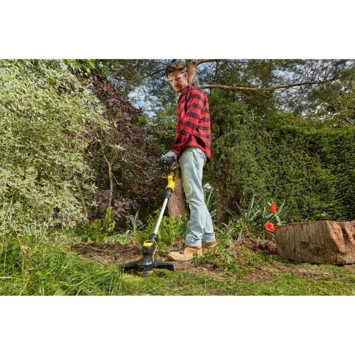 Stanley Fatmax Cordless Grass Trimmer - 18V - 33 cm Cutting Width - Includes 4Ah Battery & Charger SFMCST933M1-QW