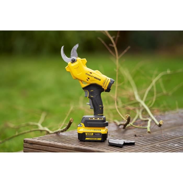 Stanley Fatmax Cordless Electric Pruner - SFMCPP32B-XJ - 18V - 32 mm Cutting Capacity - Battery Not Included