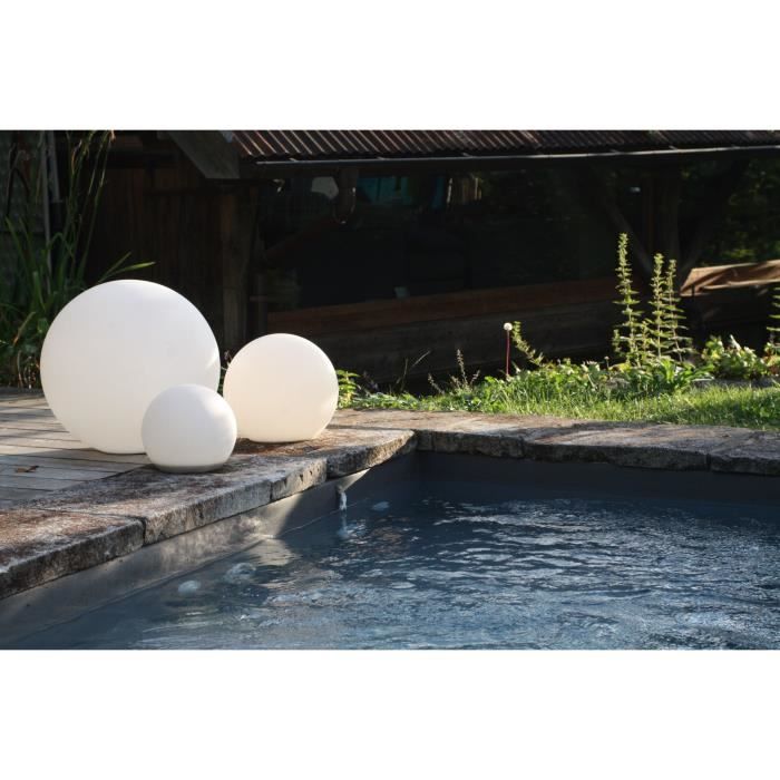 Luna Medium Solar Ball - Changing Colors