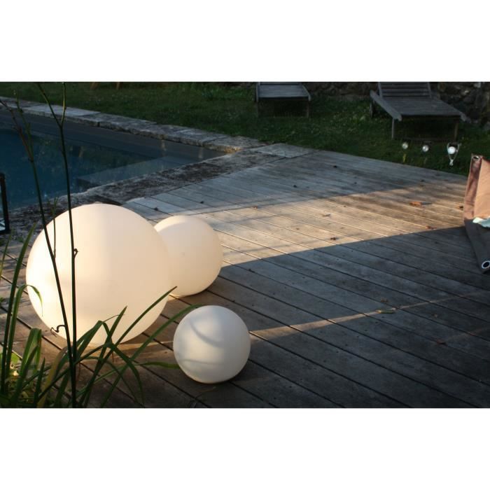 Luna Medium Solar Ball - Changing Colors