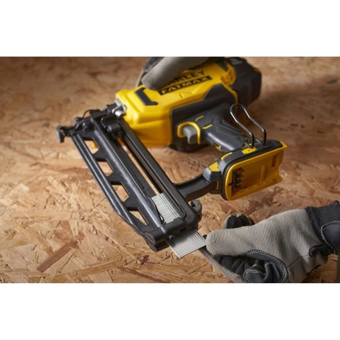 Stanley Fatmax Cordless Finish Nailer - 18V - SFMCN616D2K-QW - Nails 25 to 64 mm + 2 x 2Ah Batteries + Charger