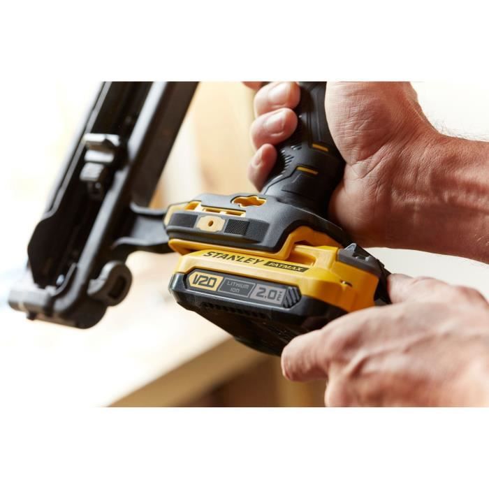 Stanley Fatmax Cordless Finish Nailer - 18V - SFMCN616D2K-QW - Nails 25 to 64 mm + 2 x 2Ah Batteries + Charger