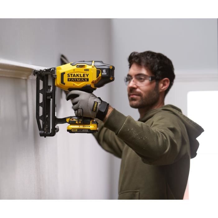 Stanley Fatmax Cordless Finish Nailer - 18V - SFMCN616D2K-QW - Nails 25 to 64 mm + 2 x 2Ah Batteries + Charger