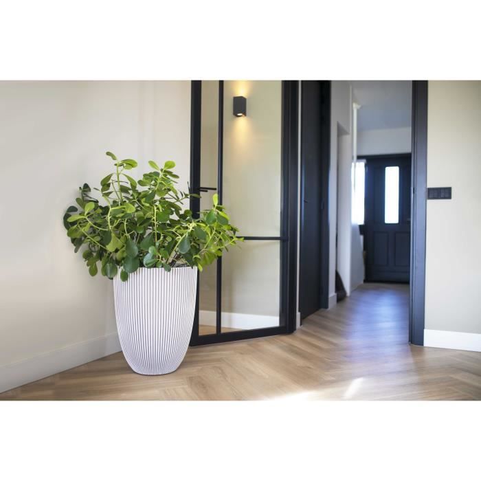 CAPI EUROPE GROOVE Vase - Ivory - 34x46 cm - Weatherproof