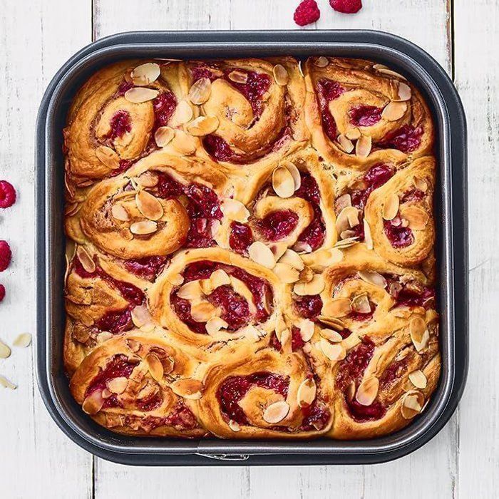 BIRKMANN Square Baking Tin - Removable Base - Carbon Steel - Non-stick - 24 x 24 x 8 cm