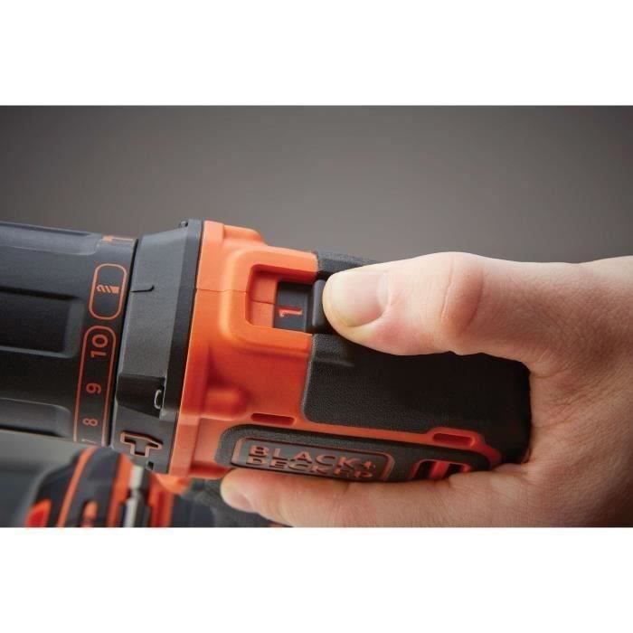Perceuse a percussion sans fil - 18V - BLACK+DECKER - BDCHD18C2TA-QW  avec 2 batteries 18V  30 accessoires