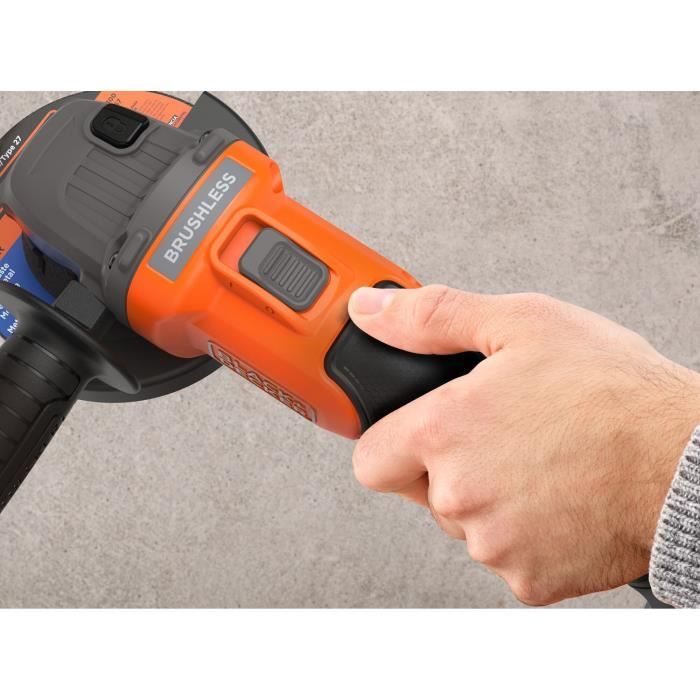 BLACK&DECKER Cordless Angle Grinder + 4Ah Battery + Charger - BCG6L8F1S-QW - Brushless - 18V - 115 mm - With 3 Discs and Carrying