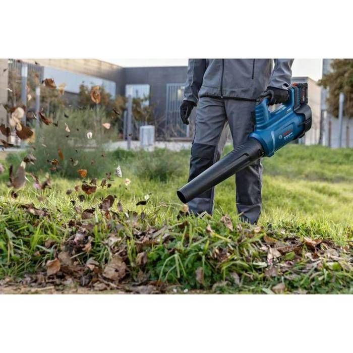 Bosch Professional 18V Blower GBL 18V-750 (780 m³/h, air speed up to 198 km/h, variable speed) without battery